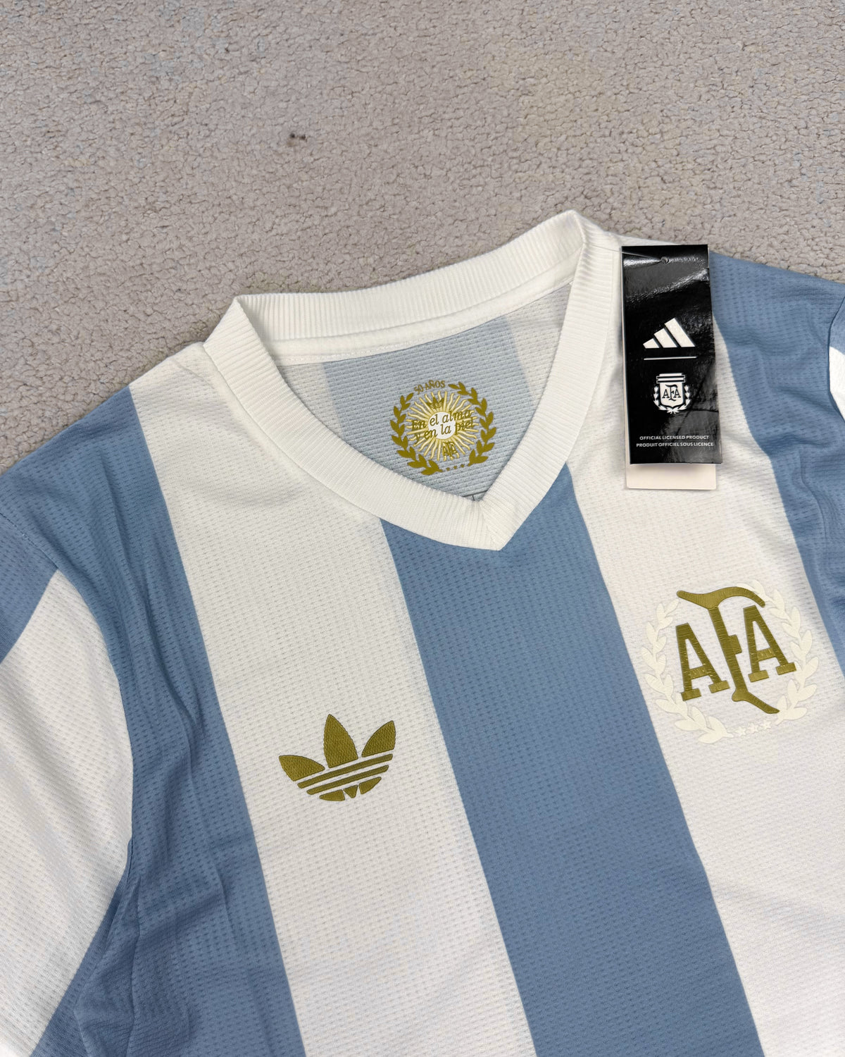 CAMISETA RETRÔ ARGENTINA COMEMORATIVA 50 ANOS