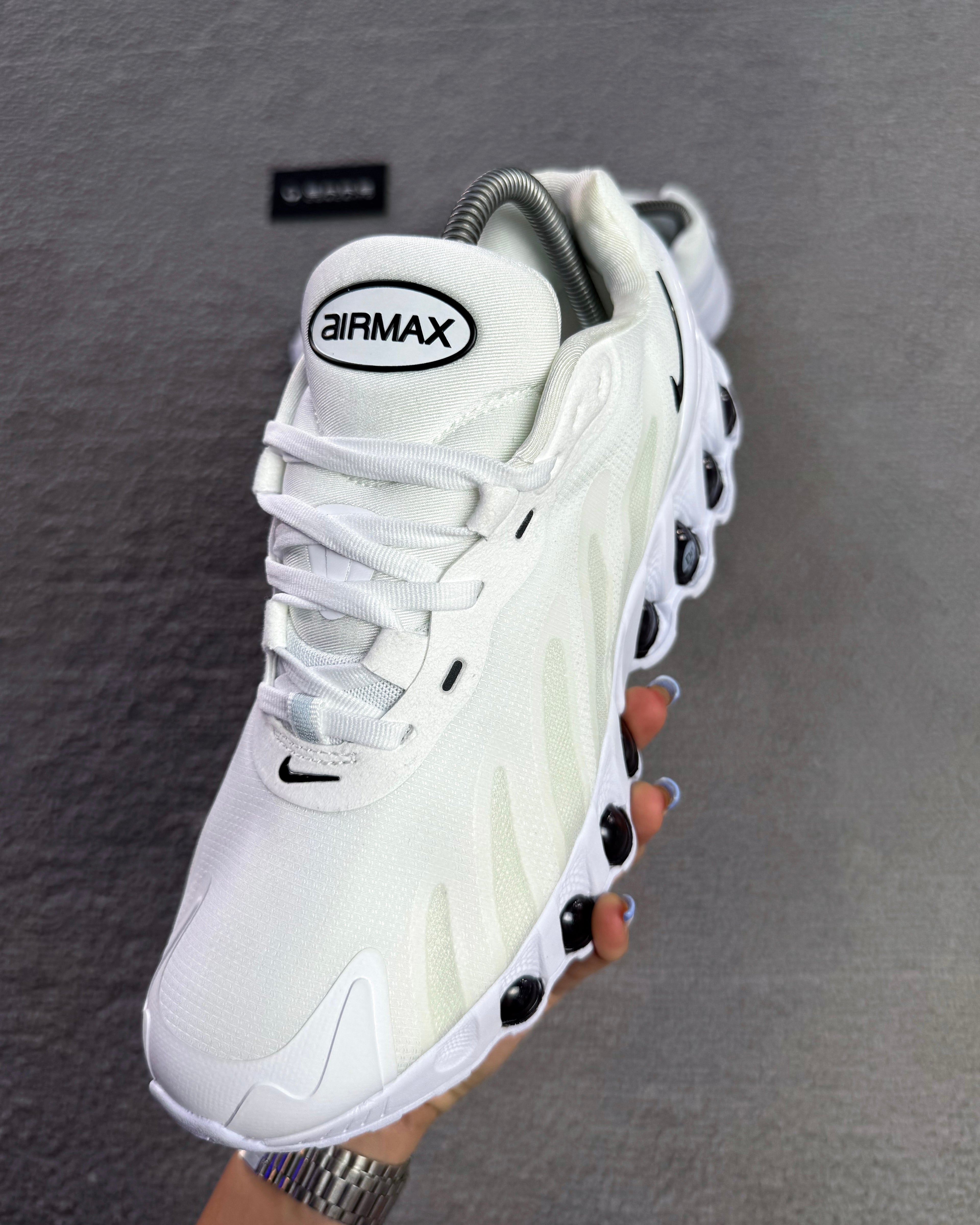 TÊNIS NIKE AIR MAX DN8