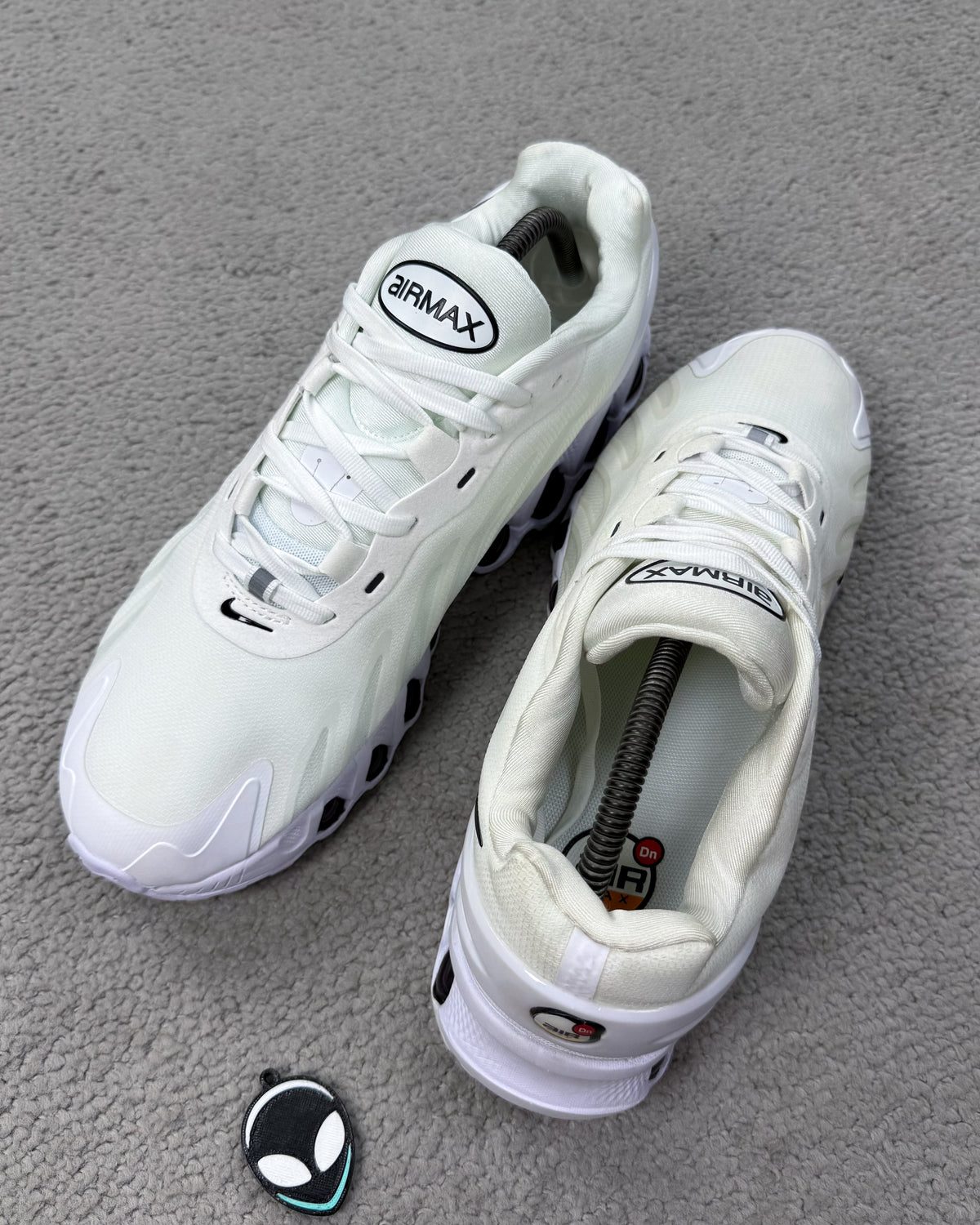 TÊNIS NK AIR MAX DN OFF WHITE