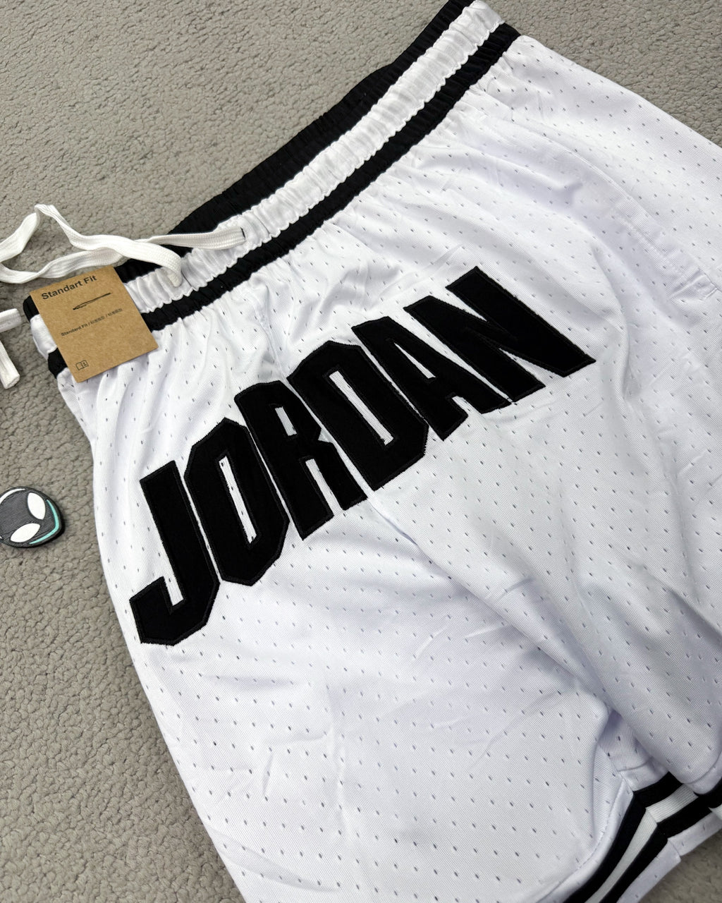BERMUDA JORDAN LETREIRO BRANCA