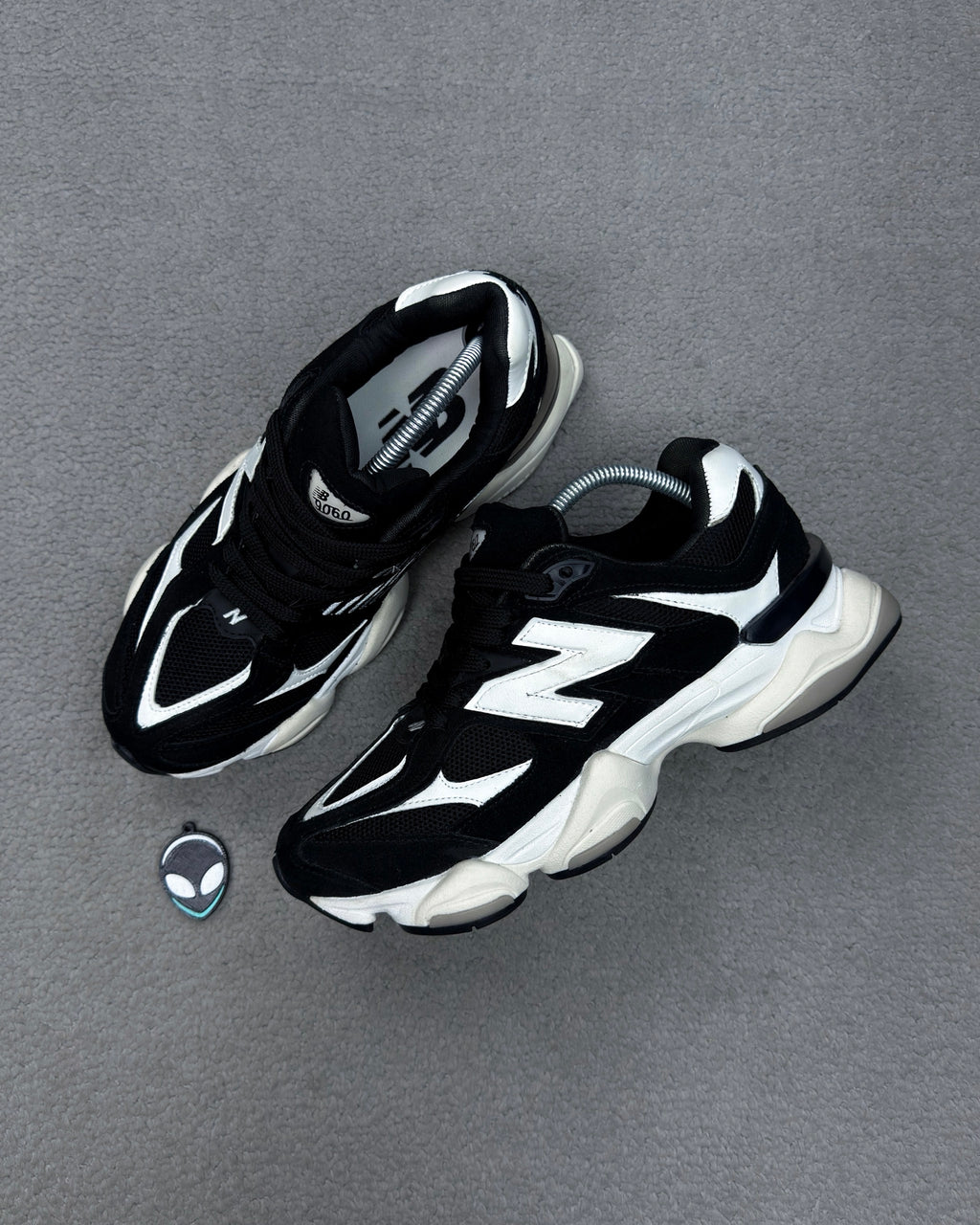 TÊNIS NB ABZORB 9060 BLACK WHITE