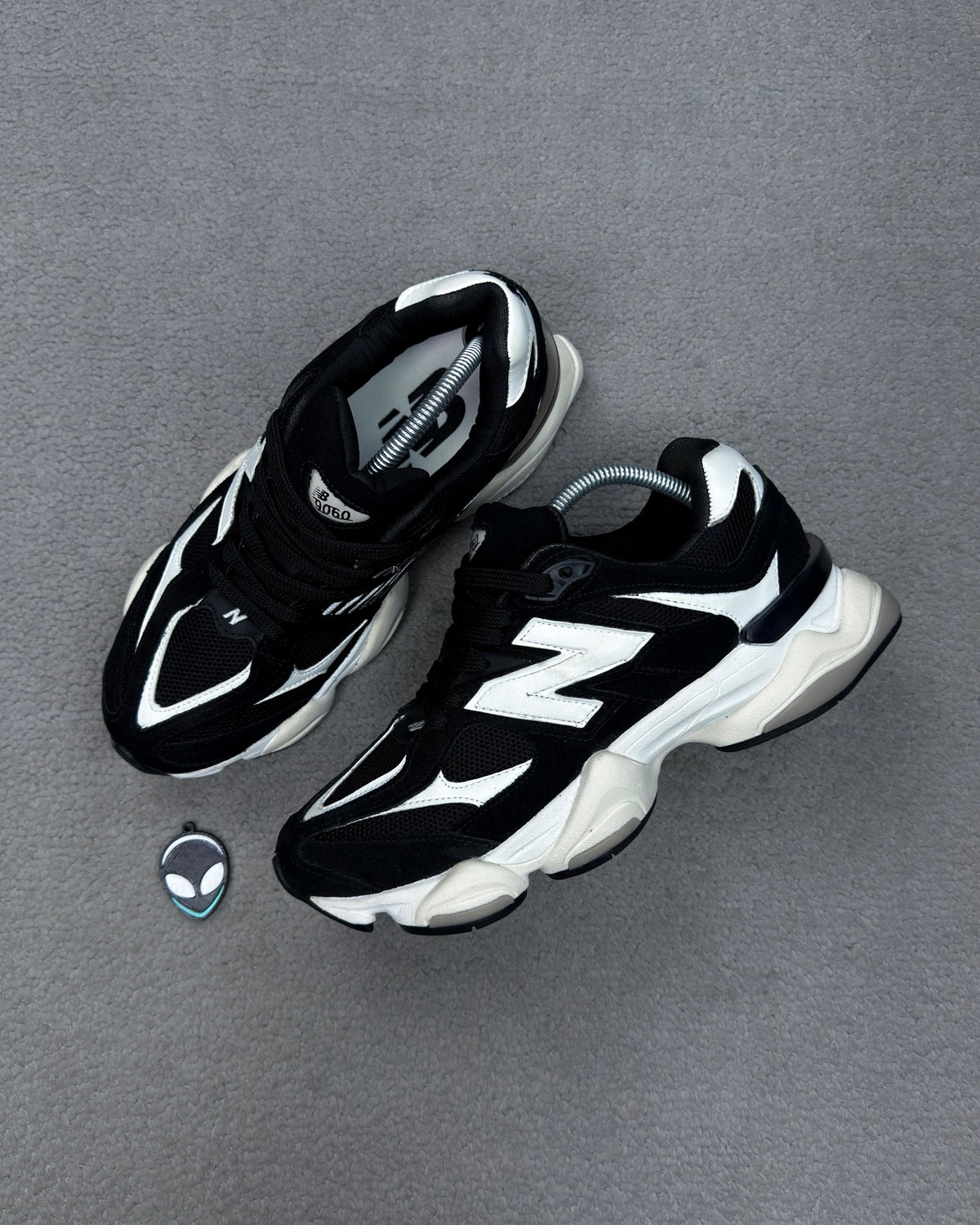 TÊNIS NB ABZORB 9060 BLACK WHITE