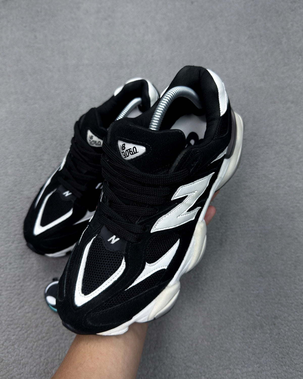 TÊNIS NB ABZORB 9060 BLACK WHITE