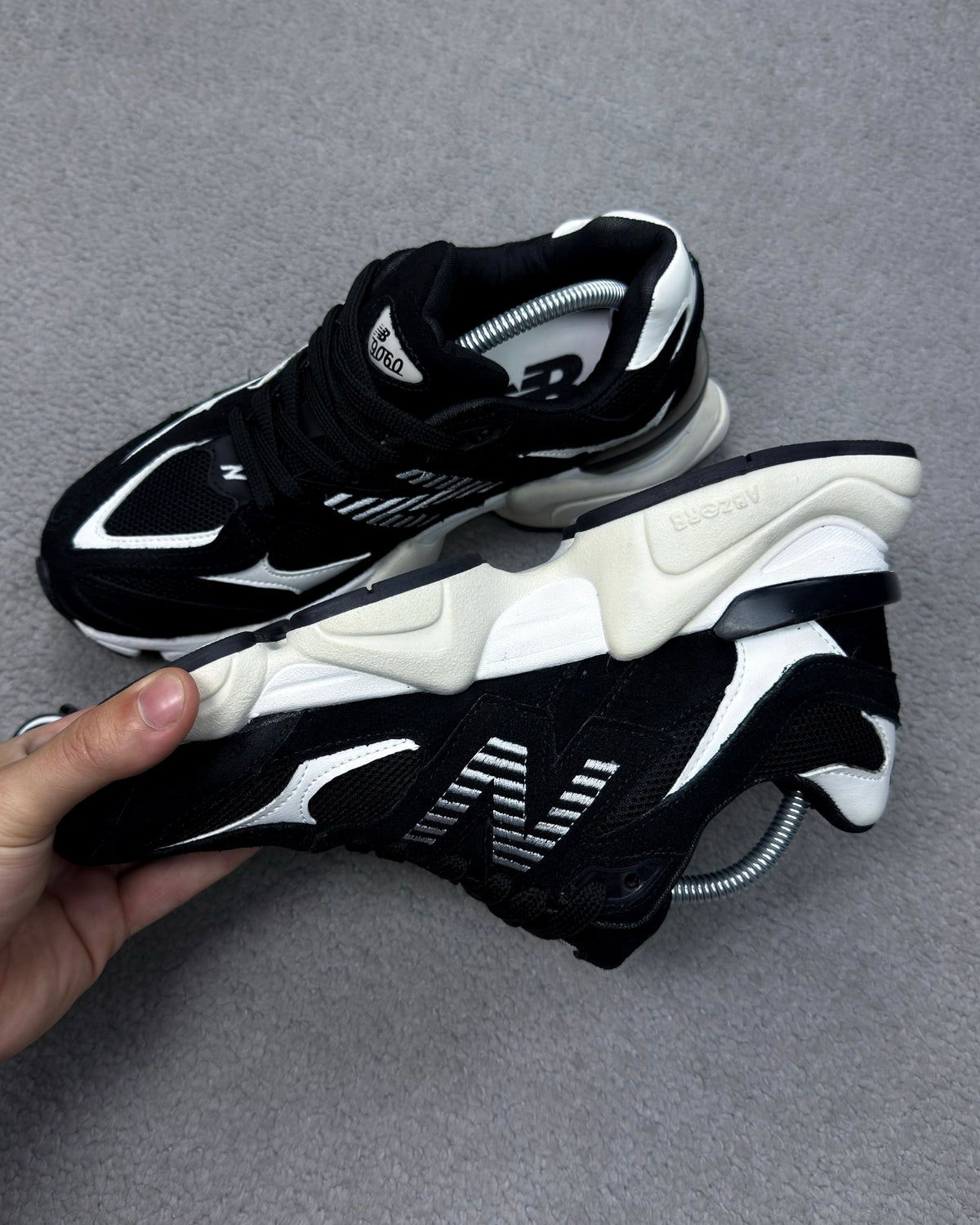 TÊNIS NB ABZORB 9060 BLACK WHITE
